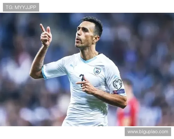 洛维宣布退役：中超彩色辫子告别绿茵场